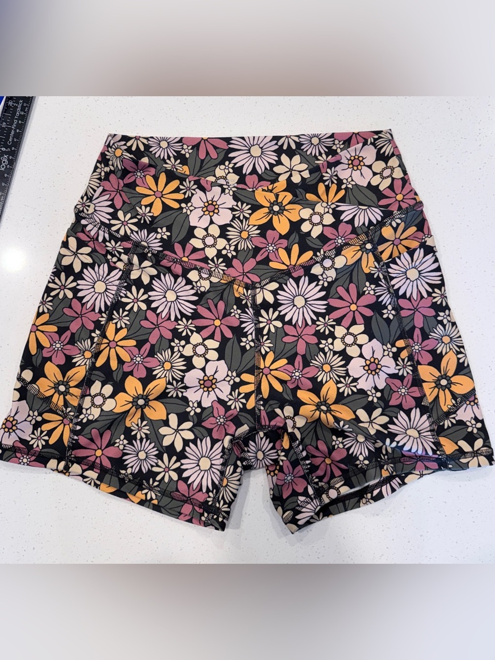 Y2K Floral Biker Shorts Retro Daisy Print Athleisure Mall Brand 70s-inspired Gym - Picture 1 of 7